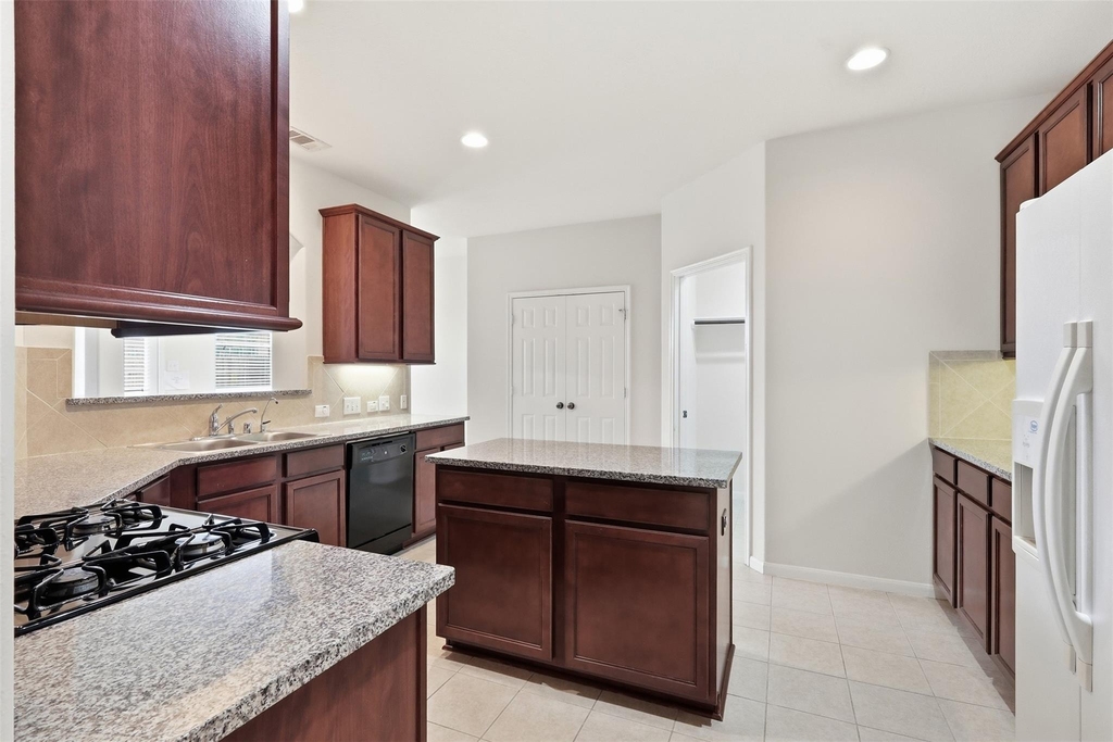 1911 Vale Brook Drive - Photo 6