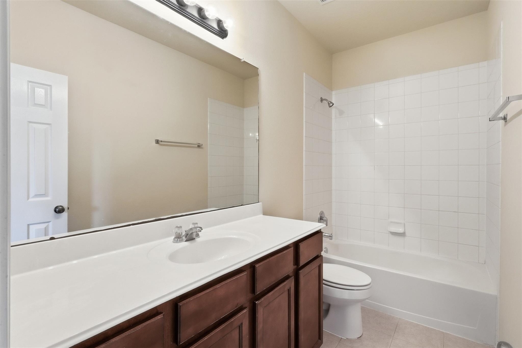 1911 Vale Brook Drive - Photo 21