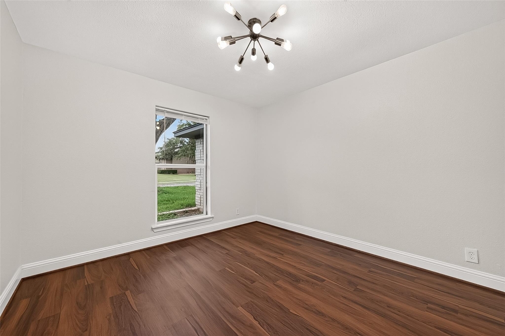 509 Southern Oaks Drive - Photo 1