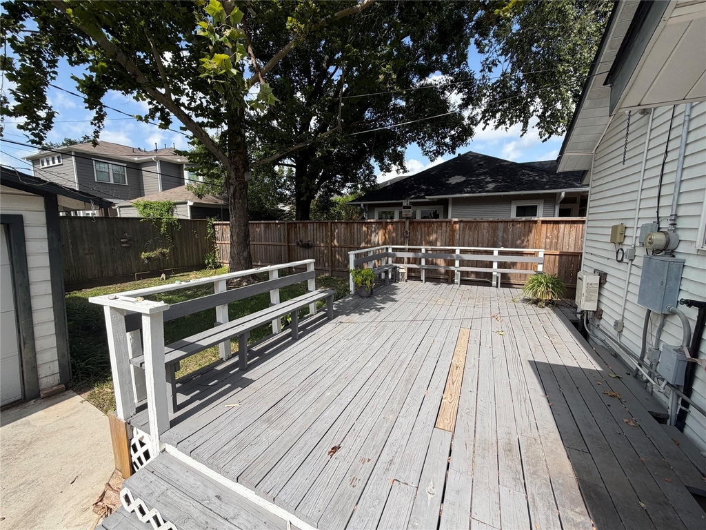 205 E 24th Street - Photo 10
