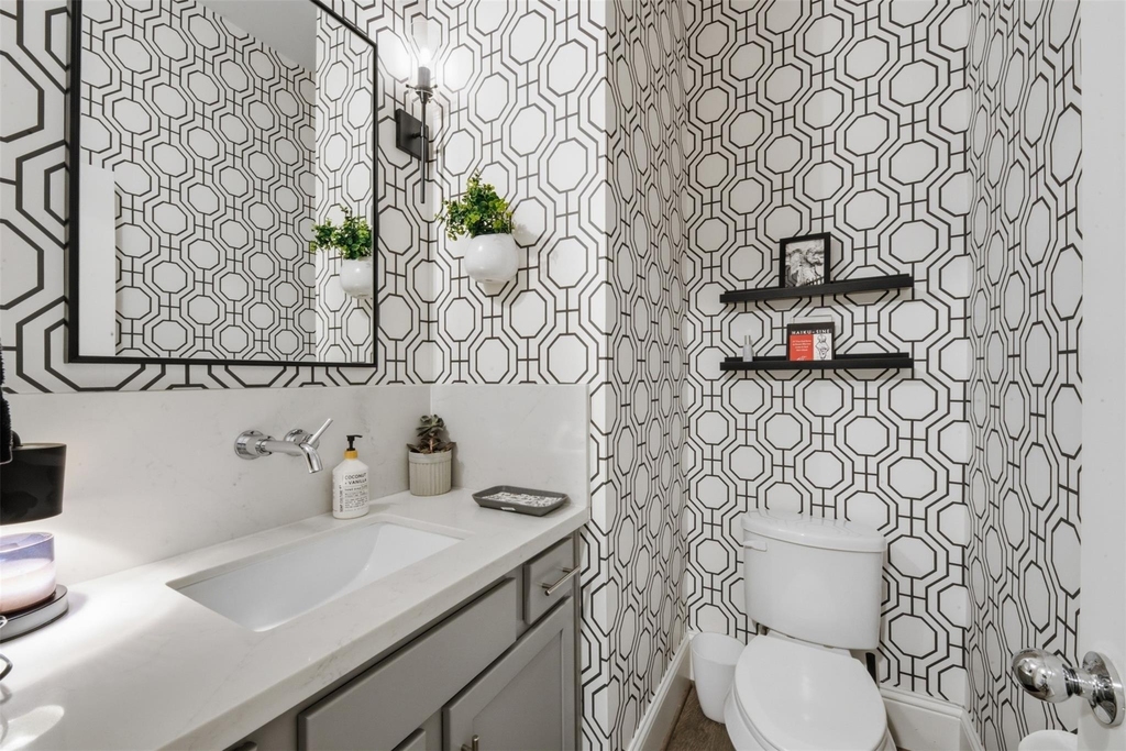 1908 W 25th Street - Photo 32