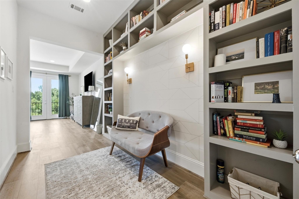 1908 W 25th Street - Photo 12