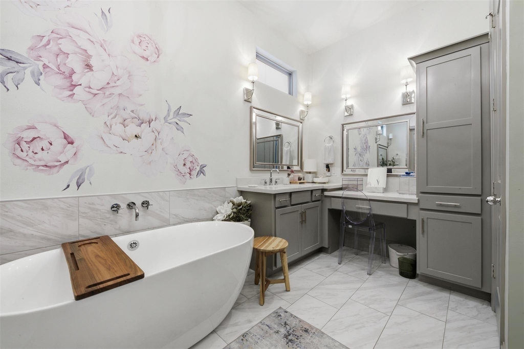 1908 W 25th Street - Photo 17