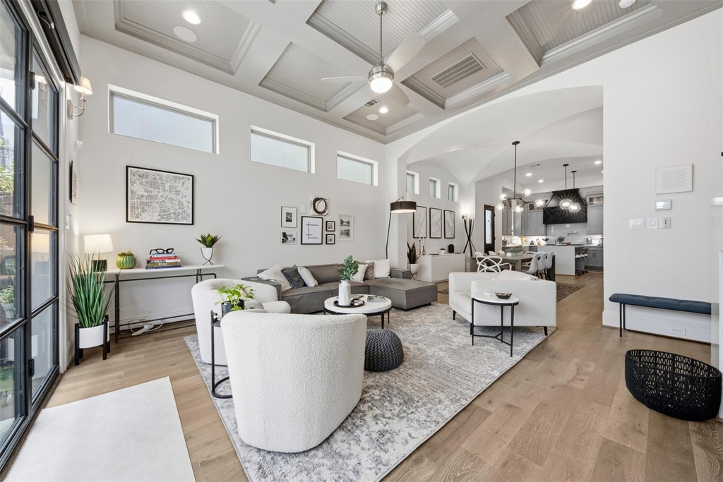 1908 W 25th Street - Photo 4