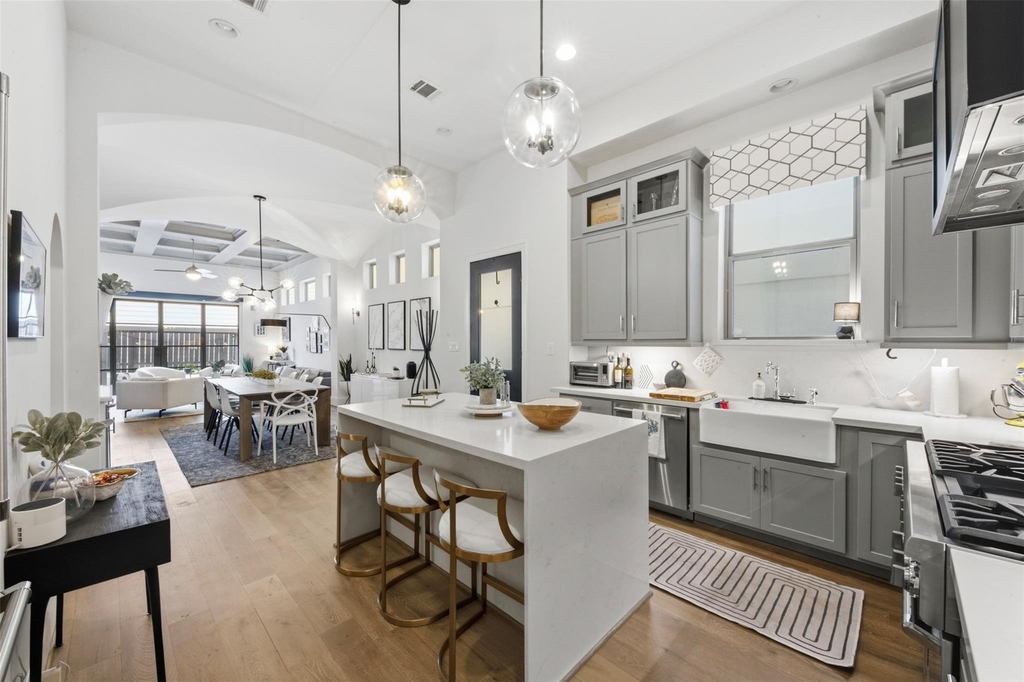 1908 W 25th Street - Photo 7
