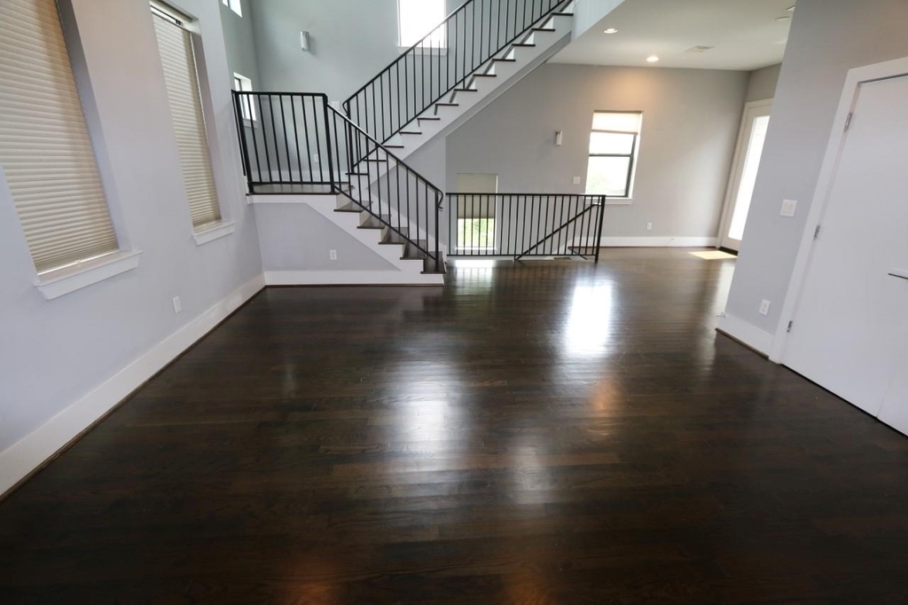 2103 Hadley Street - Photo 4