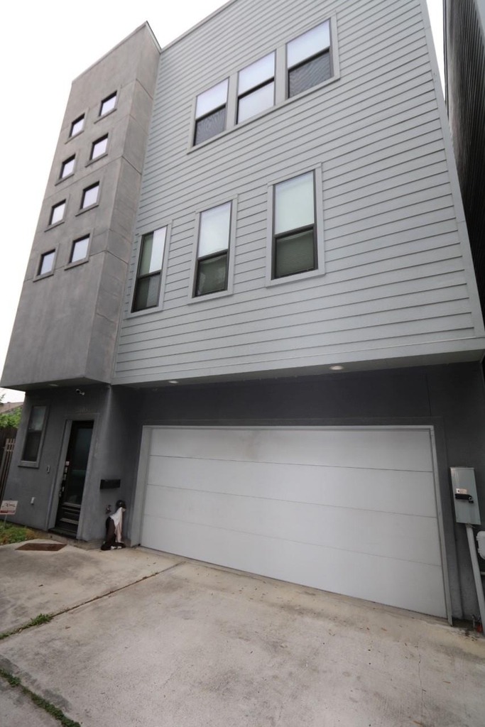 2103 Hadley Street - Photo 0
