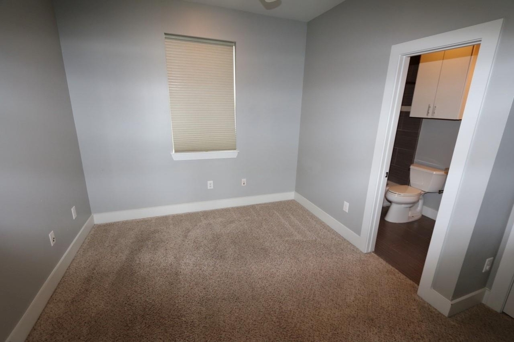 2103 Hadley Street - Photo 9