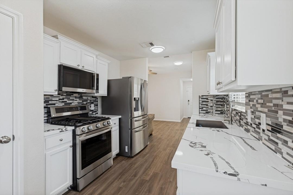 1235 Blue Hazel Court - Photo 11