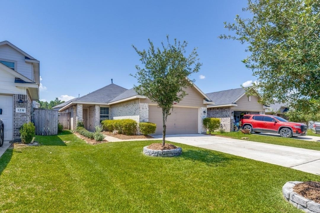 1235 Blue Hazel Court - Photo 1