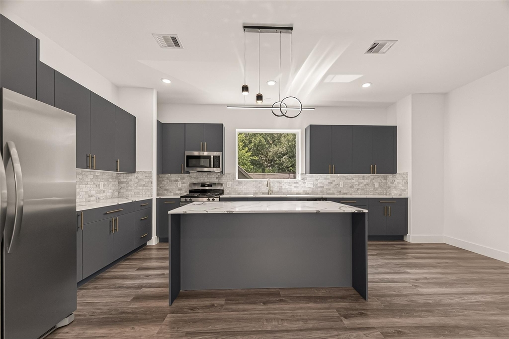 2711 Dennis Street - Photo 9