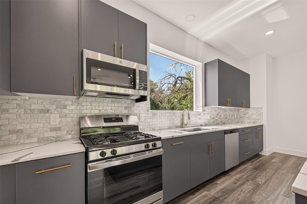 2711 Dennis Street - Photo 12