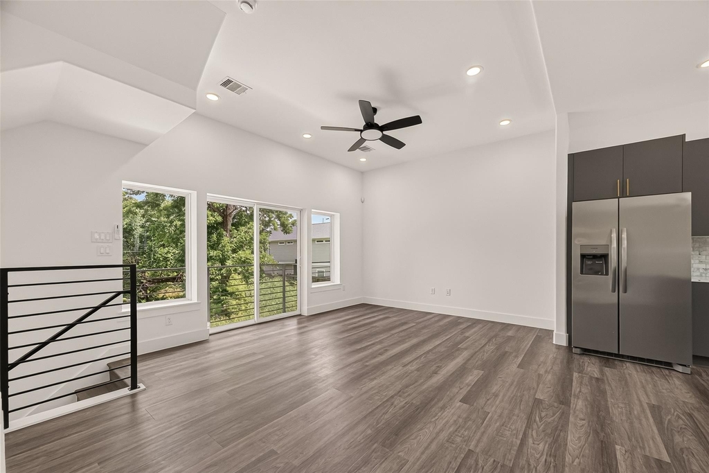 2711 Dennis Street - Photo 6