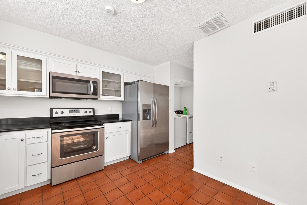 11677 Village Place Dr - Photo 17