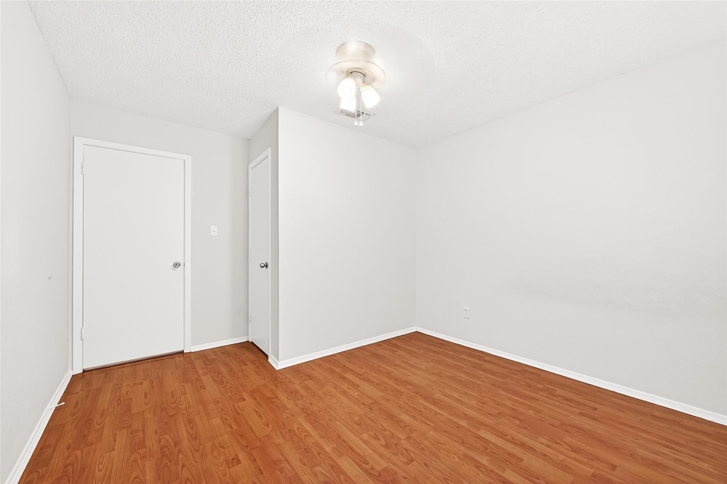 11677 Village Place Dr - Photo 32