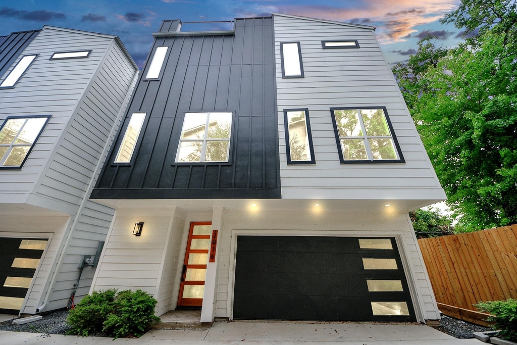 2016 Blodgett Street - Photo 0