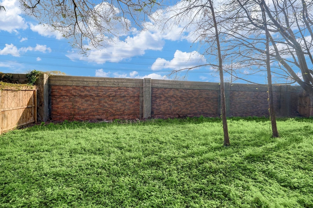 1401 Castle Court - Photo 11