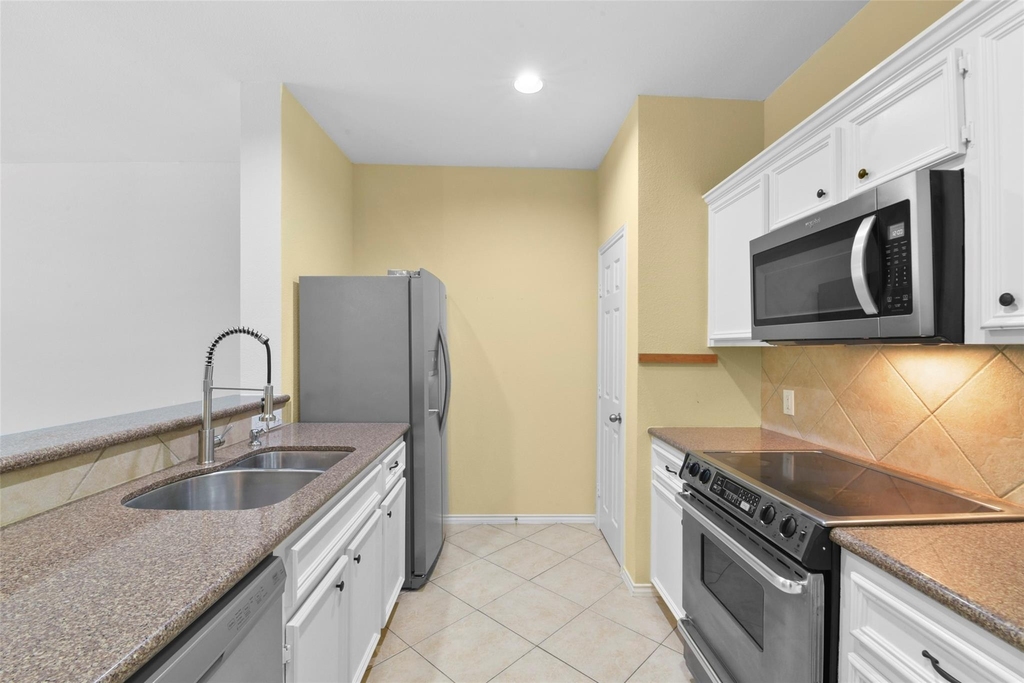 2711 Polk Street - Photo 13