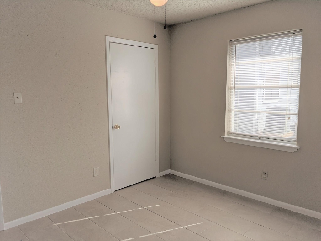 915 Alexander Street - Photo 7