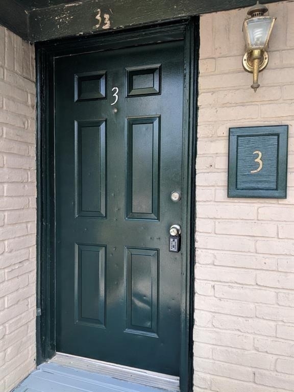 915 Alexander Street - Photo 0