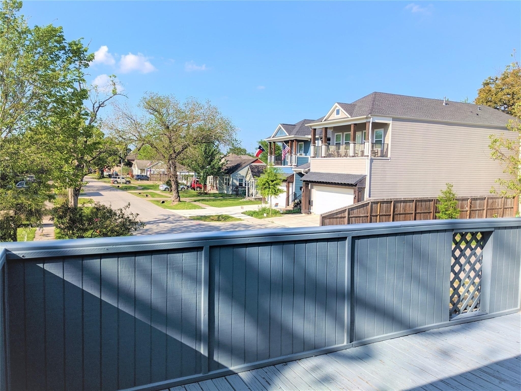 915 Alexander Street - Photo 15