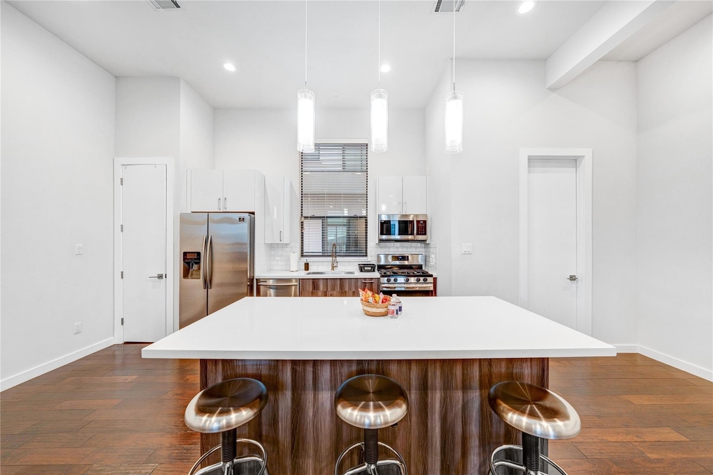 2315 Eagle Street - Photo 4
