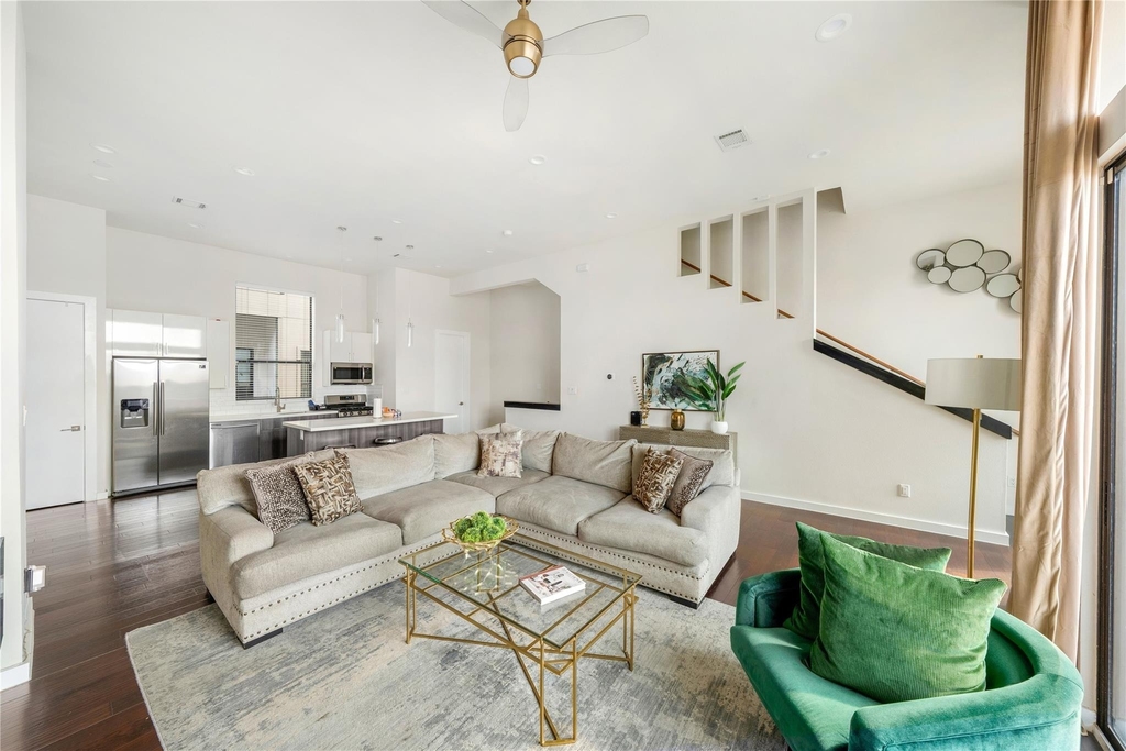2315 Eagle Street - Photo 3