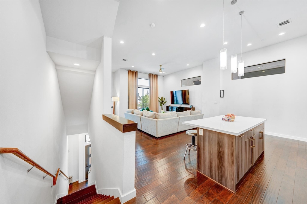 2315 Eagle Street - Photo 5