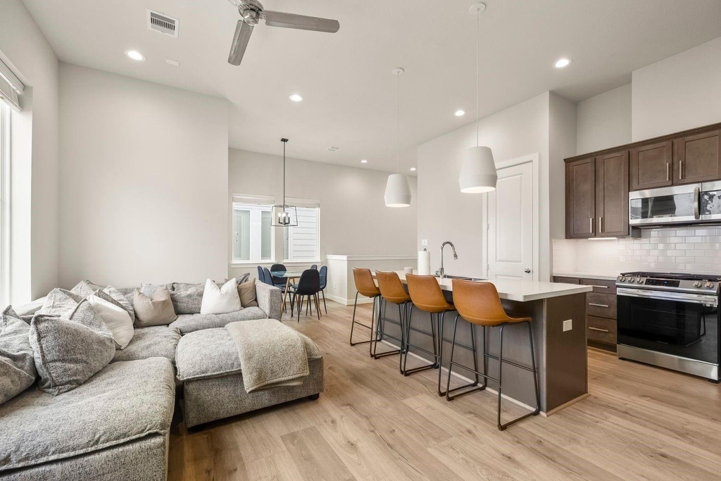 726 Carriage Knolls Drive - Photo 6