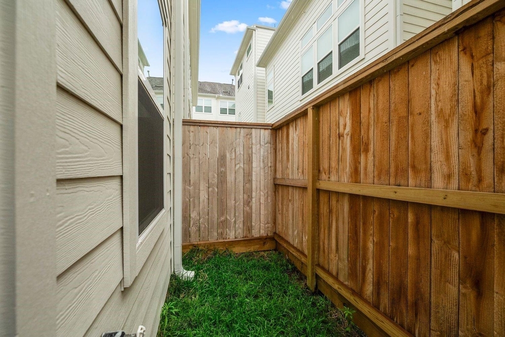 726 Carriage Knolls Drive - Photo 35
