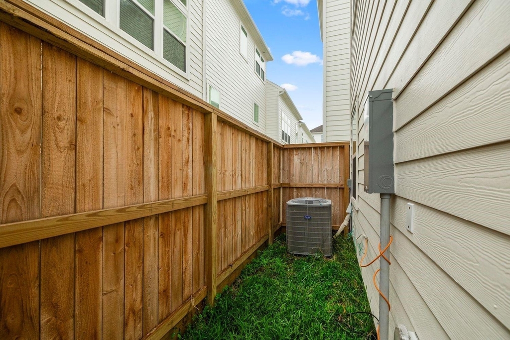 726 Carriage Knolls Drive - Photo 34