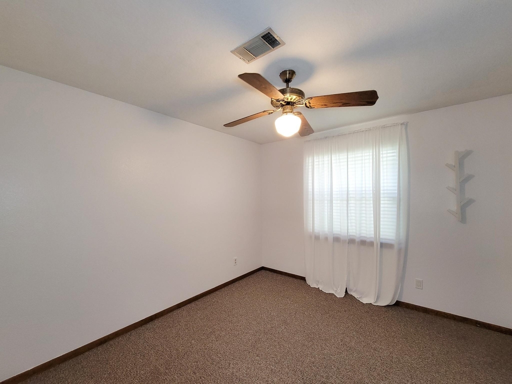 10282 Valley Drive S - Photo 23