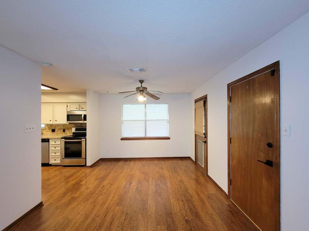 10282 Valley Drive S - Photo 10
