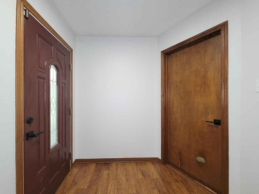 10282 Valley Drive S - Photo 4