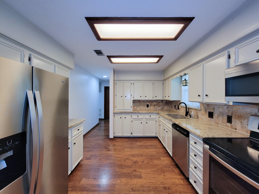 10282 Valley Drive S - Photo 13