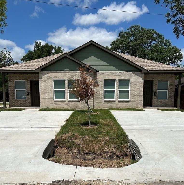 8006 Bowen Street - Photo 0