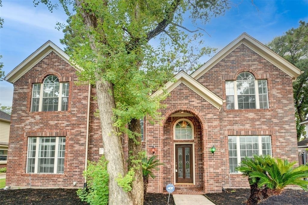 539 W North Hill Drive - Photo 1