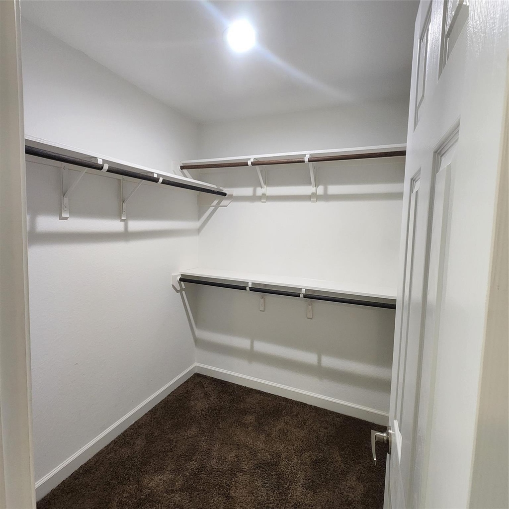 617 E 39th Street - Photo 16