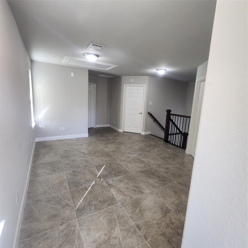 617 E 39th Street - Photo 17