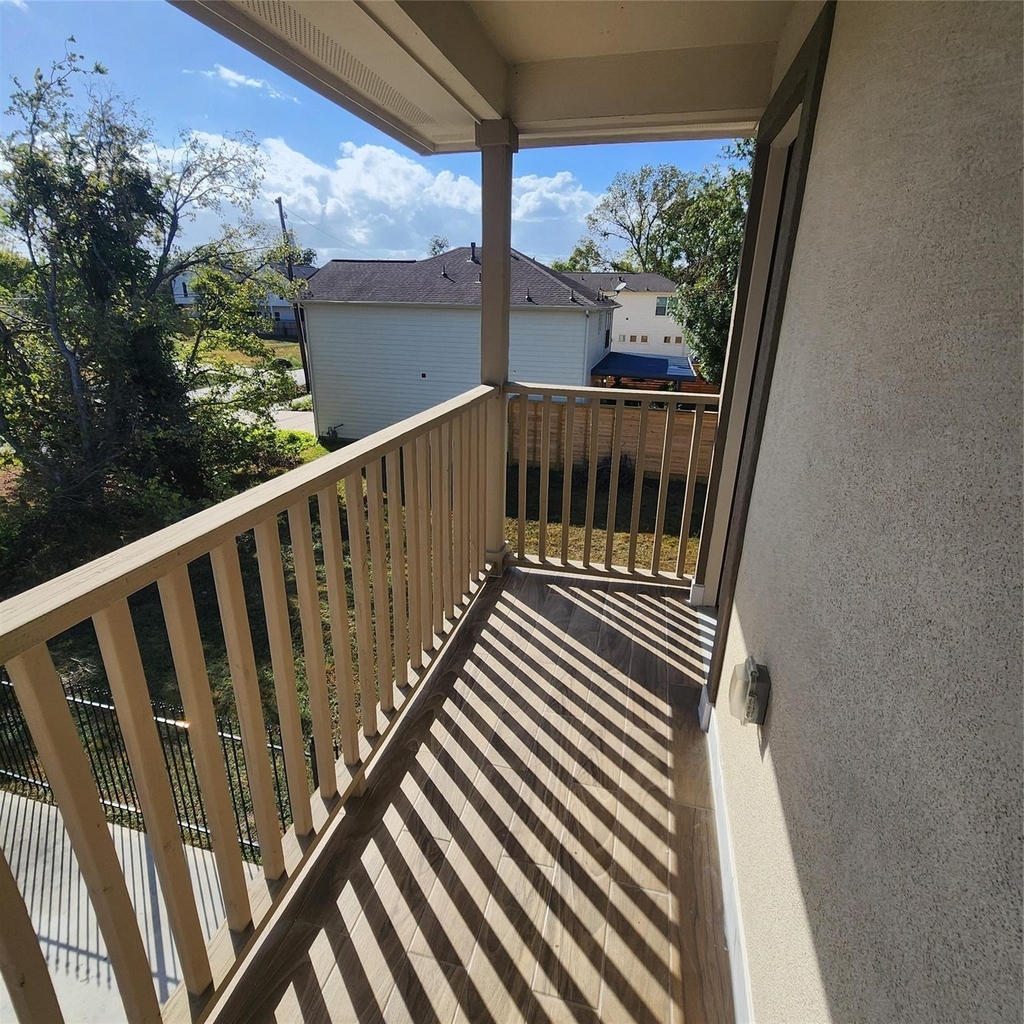 617 E 39th Street - Photo 19