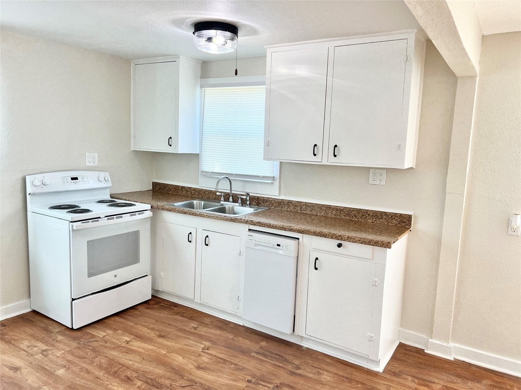 1106 Gulfview Lane - Photo 4