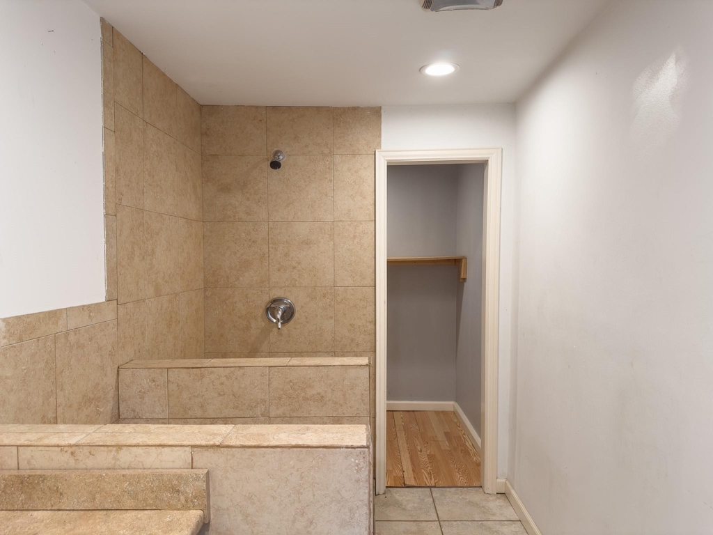 2222 Carnes Street - Photo 9