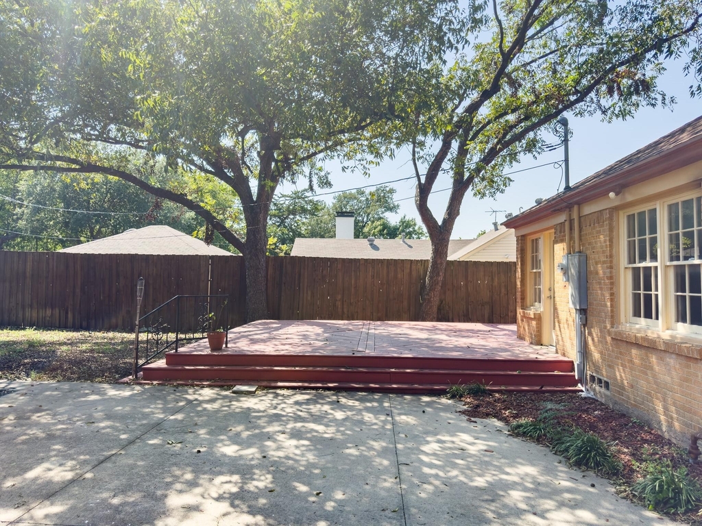 2222 Carnes Street - Photo 5