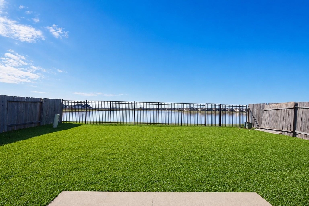 9218 Mission Arbor Lane - Photo 0