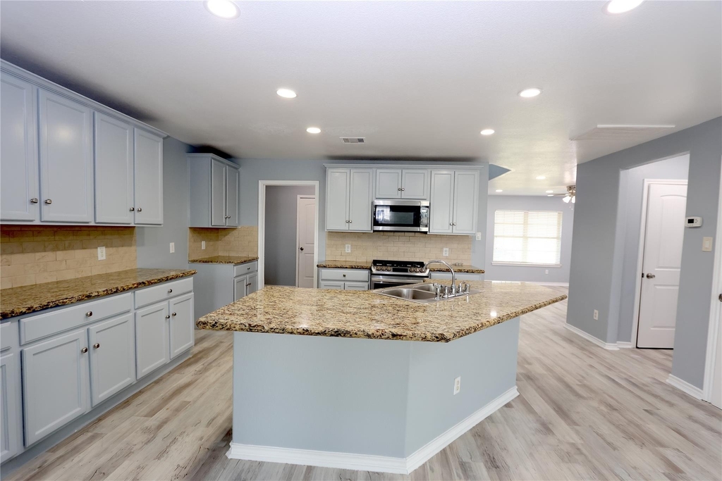9218 Mission Arbor Lane - Photo 8
