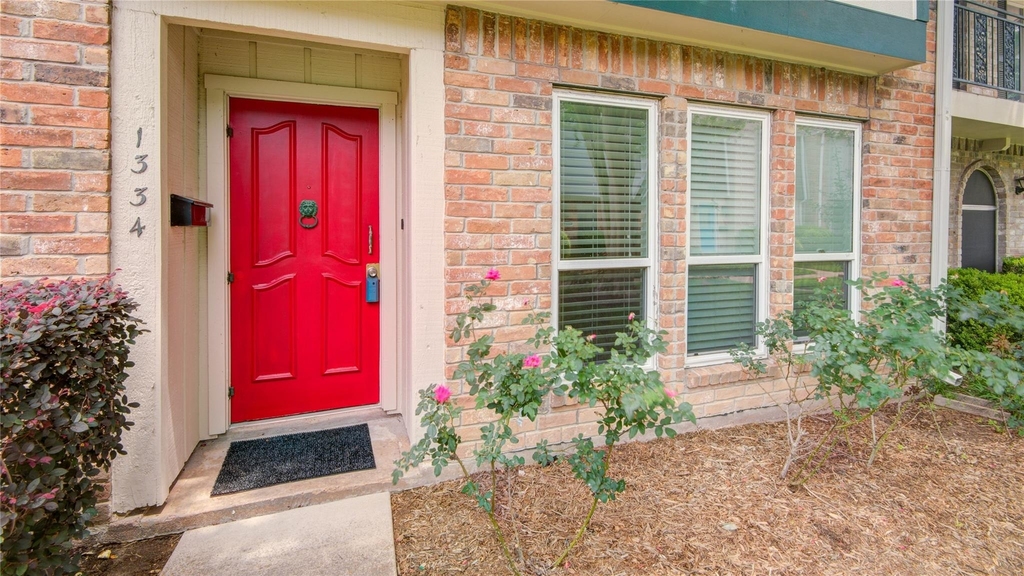 1334 Country Place Drive - Photo 4