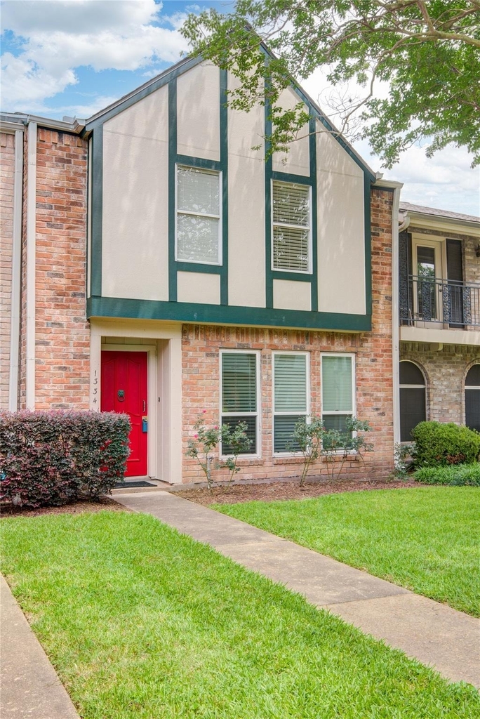 1334 Country Place Drive - Photo 2