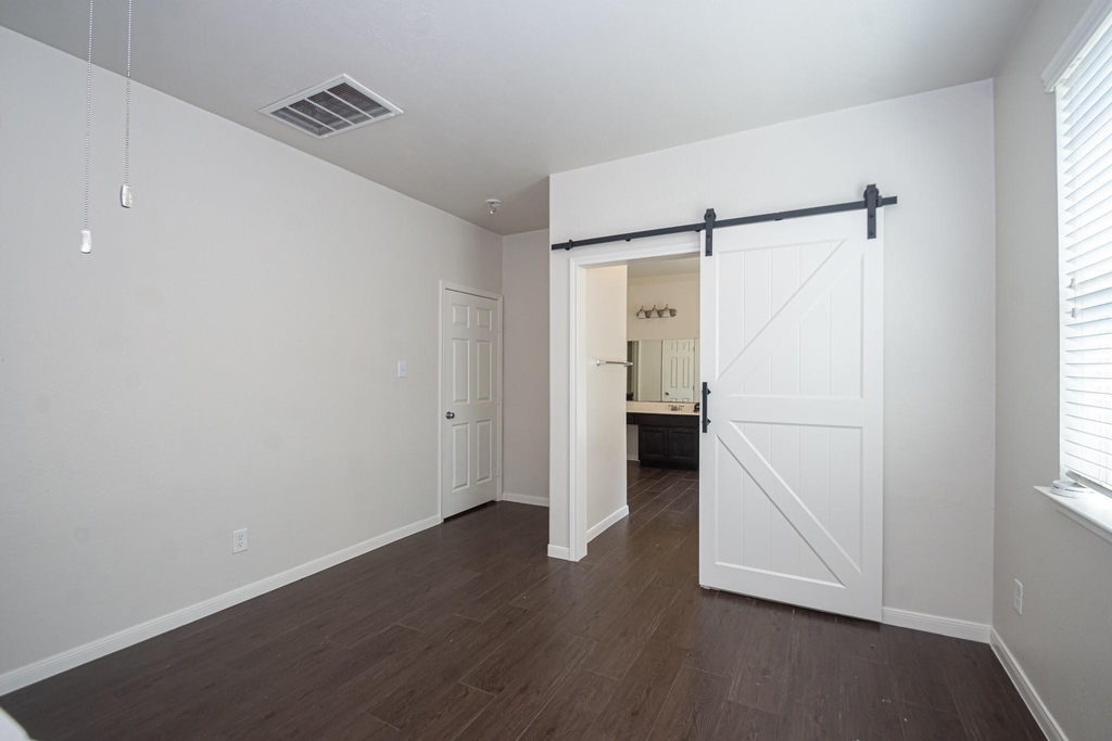8311 Bay Oaks Drive - Photo 6