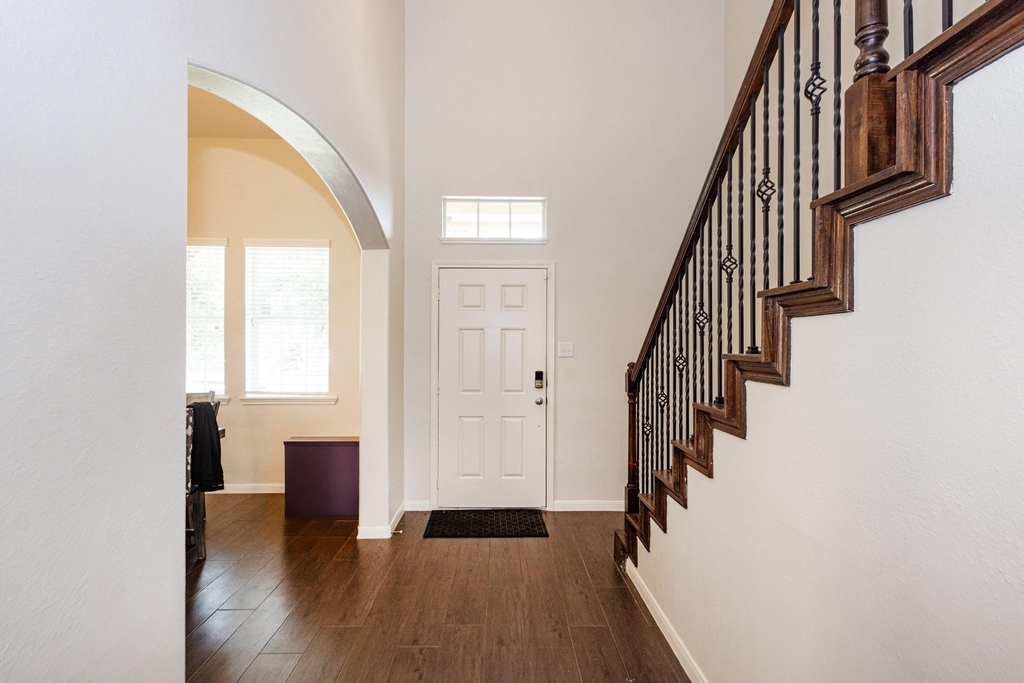 8311 Bay Oaks Drive - Photo 2