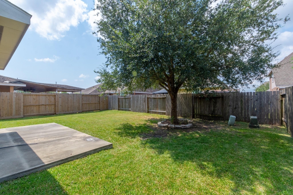 8311 Bay Oaks Drive - Photo 14